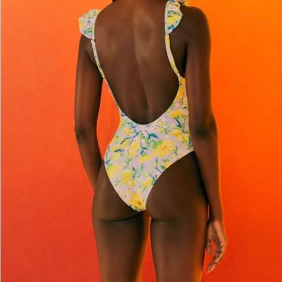 New Farm Rio Lemon Drop Low-Back One-Piece Swimsuit - Picture 4 of 14